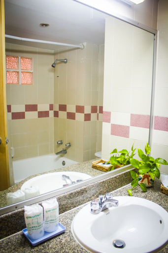 Bathroom 5, Banchang Palace Hotel, Ban Chang