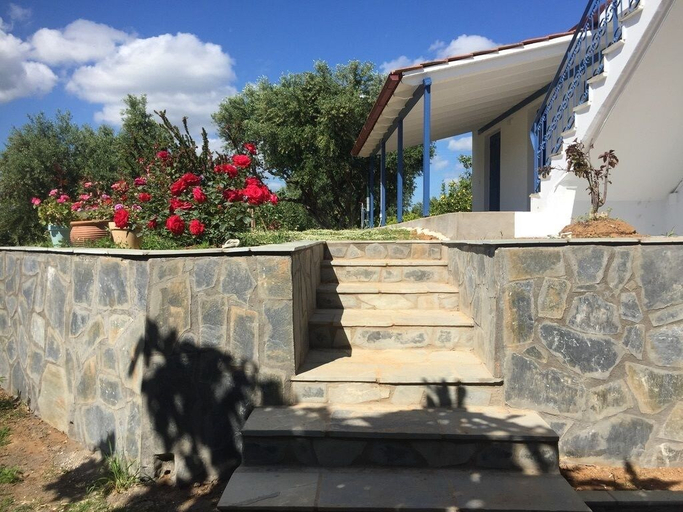 Others 4, La Maison Bleu, Peloponnese