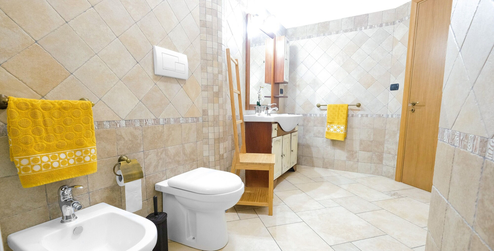 Bathroom 3, Villa La Tricasina, Lecce