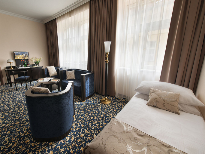 Bedroom 2, EA Hotel Royal Esprit, Praha 1