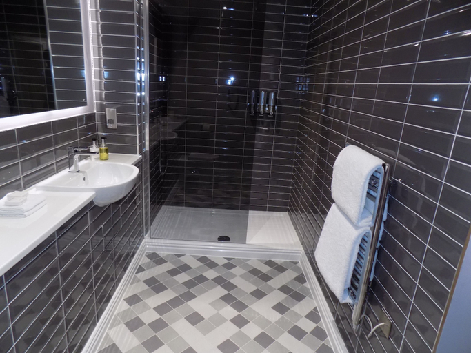 Bathroom 4, The Old Wool House Apartments, Cumbria