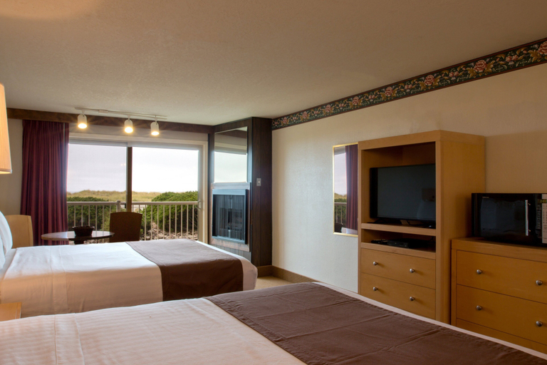 Bedroom 2, Hi-Tide Oceanfront Inn, Clatsop