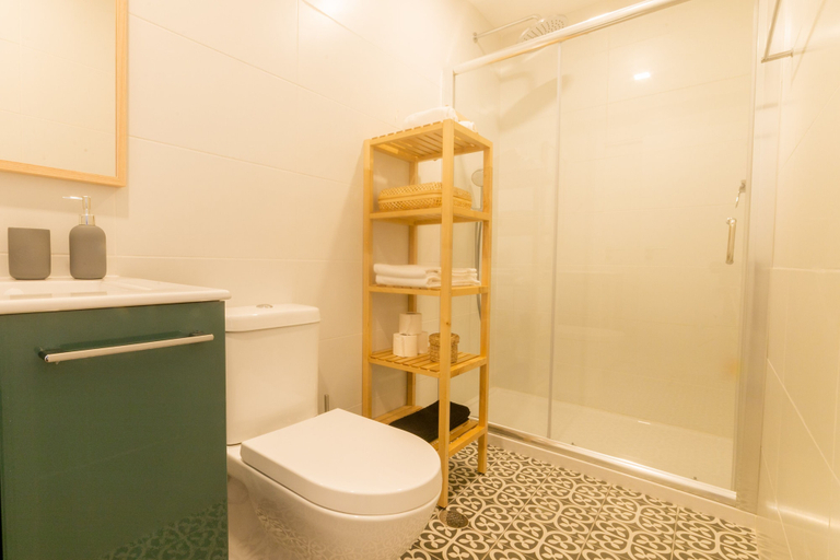Bathroom 4, Faro Central - Holiday Apartments, Faro