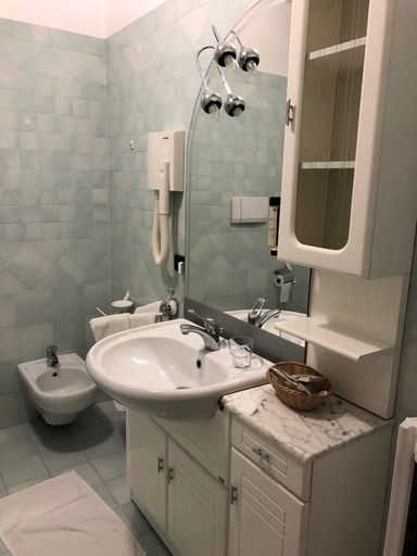 Bathroom 3, Hotel Alla Busa, Vicenza