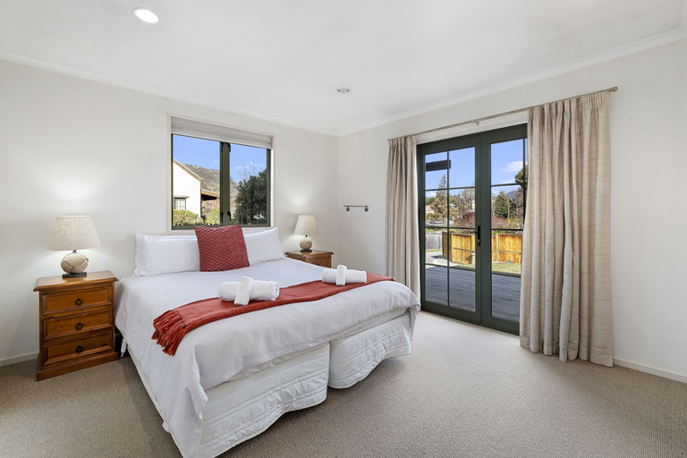 Bedroom 3, Coryan Cottage, Queenstown-Lakes