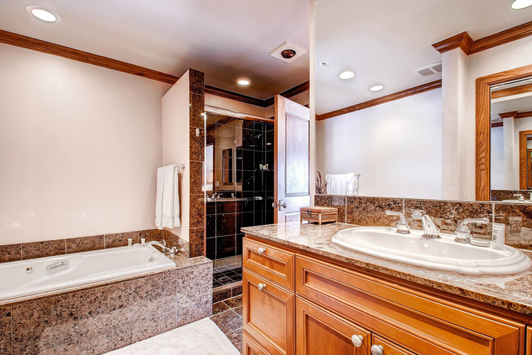 Bathroom 4, Centennial 2 Bedroom Condo Unit no. 23, Eagle
