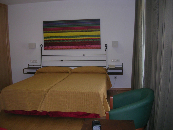 Bedroom 3, Balneario Acuña, Pontevedra