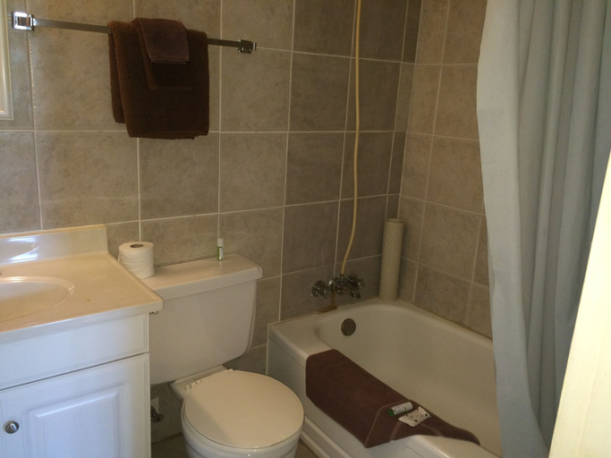 Bathroom 4, Esterhazy Motor Hotel, Division No. 5