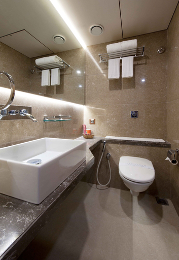 Bathroom 3, Hotel Crawford Inn, Mumbai City