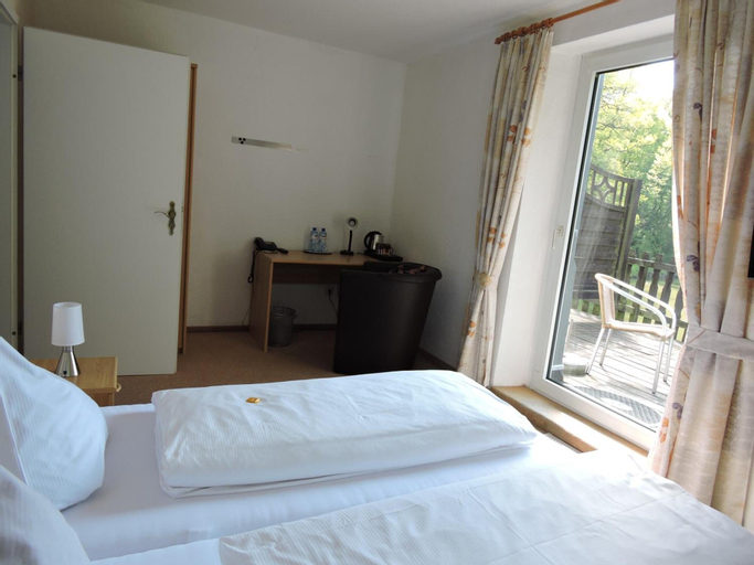 Bedroom 3, Hotel Bergische Schweiz, Mettmann