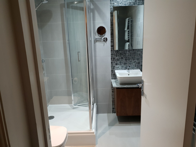 Bathroom 4, The Croft Hotel, Darlington