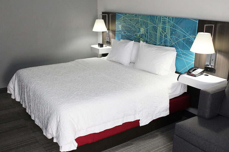 Bedroom 3, Hampton Inn Richmond, Madison
