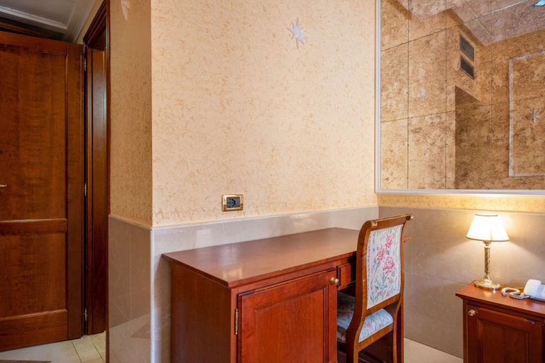 Bathroom 4, Comfort Hotel Bolivar, Roma