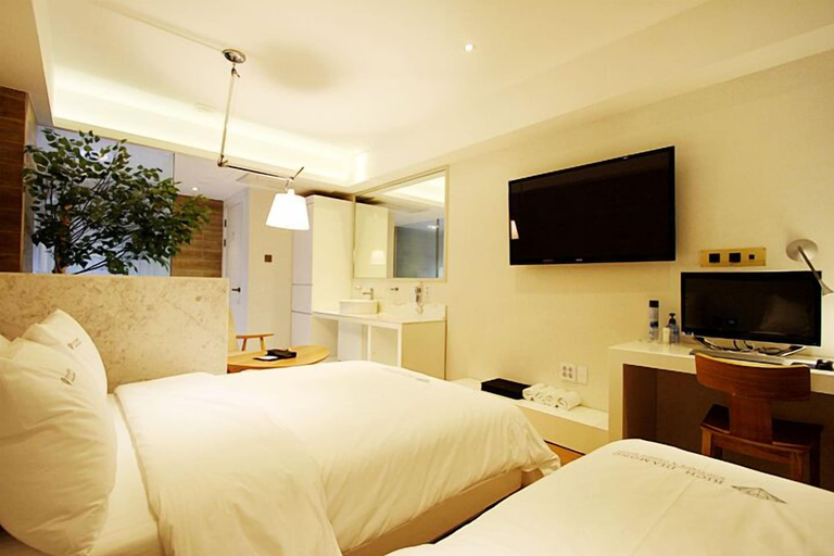 Bedroom 4, Rich Diamond Hotel, Gangbuk
