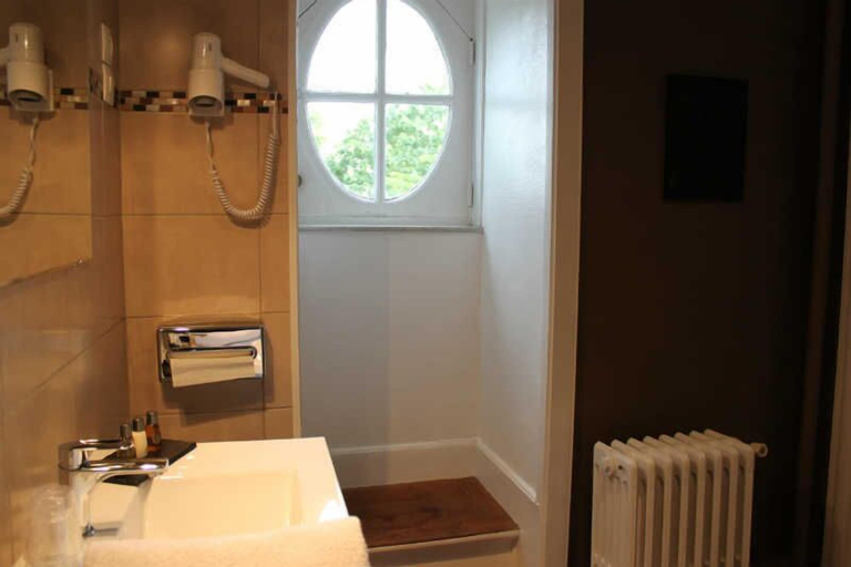 Bathroom 5, Résidence de la Porte d'Arras, Nord