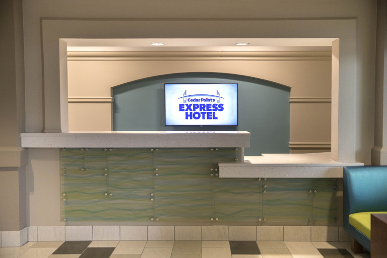 Others 5, Cedar Point's Express Hotel, Erie