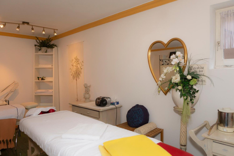 Bedroom 2, Achentaler Vitalhotel, Traunstein