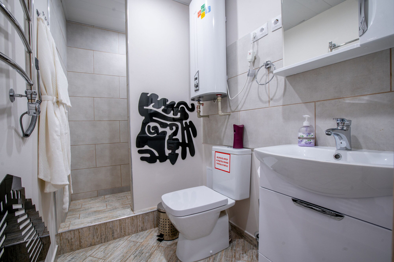 Bathroom 3, Vokrug Sveta Hotel, Sochi gorsovet