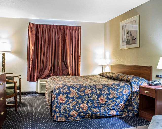 Bedroom 3, Econo Lodge Scranton near Montage Mountain, Lackawanna