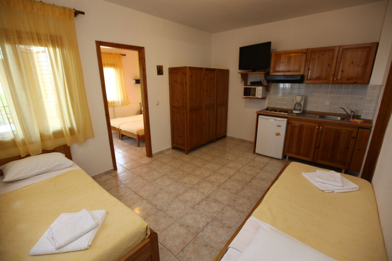 Bedroom 2, Nama, East Macedonia and Thrace