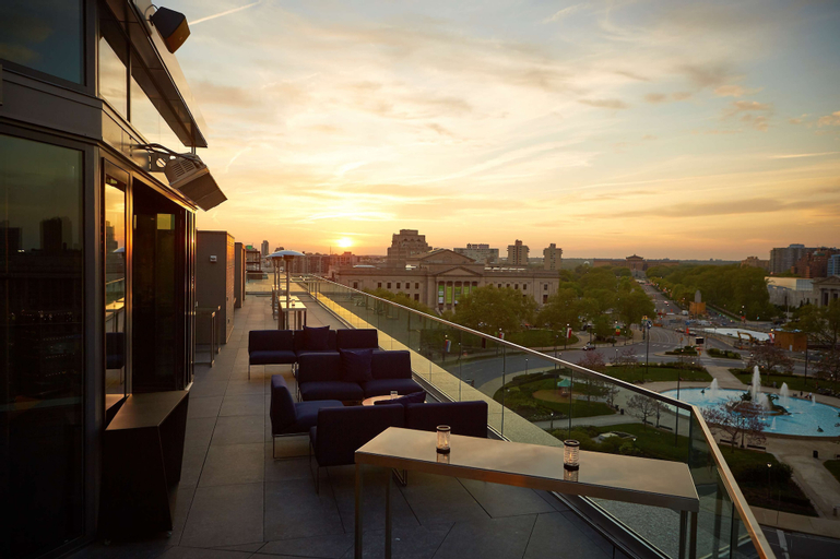 Exterior & Views 20