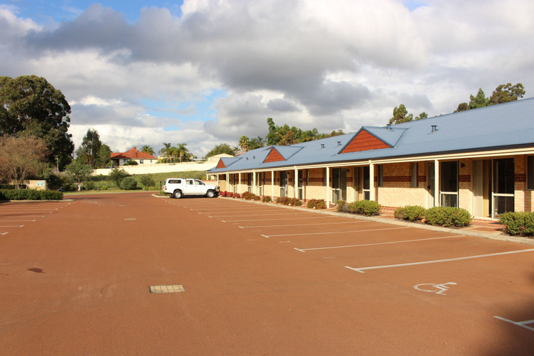 Exterior & Views 2, Collie Ridge Resort, Collie