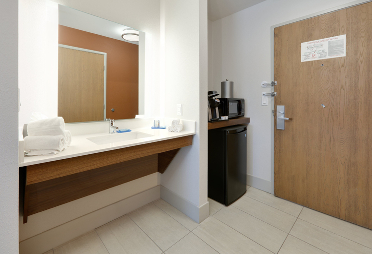 Bathroom 4, Holiday Inn Express & Suites SCOTTSBLUFF-GERING by IHG, Scotts Bluff