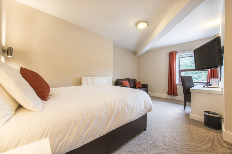 Bedroom 4, The Imperial Crown Hotel, Calderdale