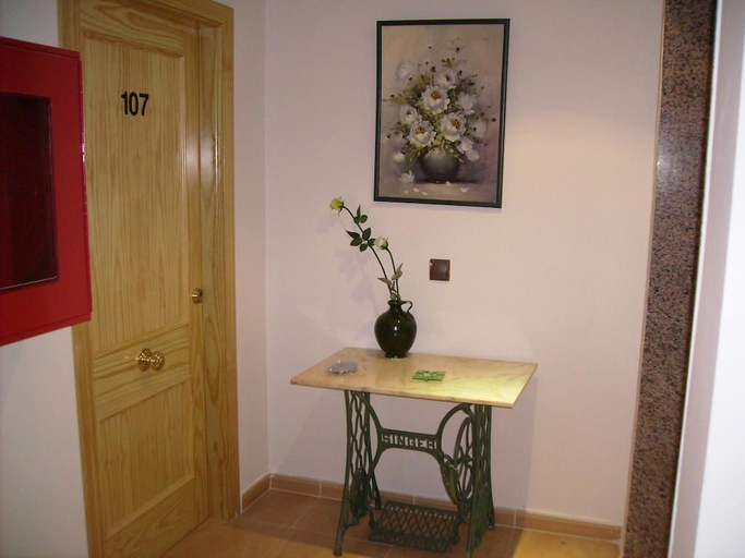 Others 4, Hotel Delphos, Cáceres