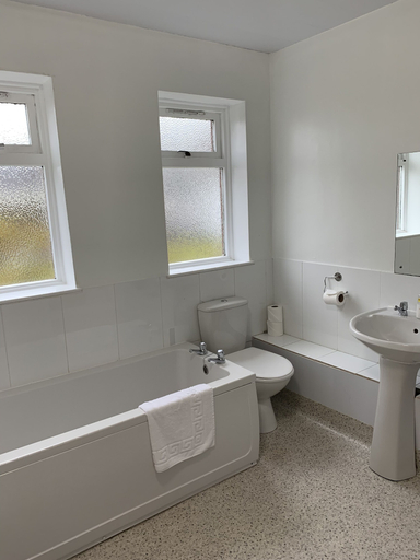 Bathroom 4, UIST Travel Accommodation, Eilean Siar