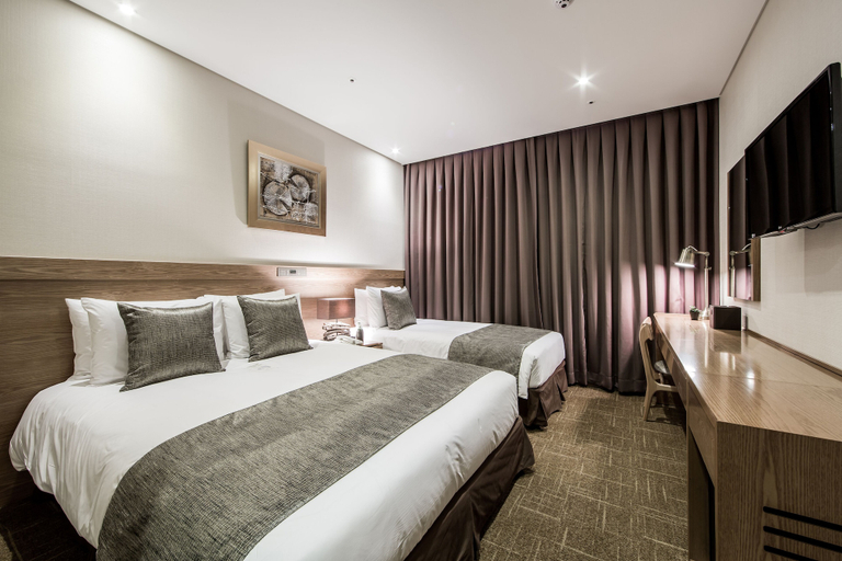 Bedroom 3, Golden Seoul Hotel, Gangseo