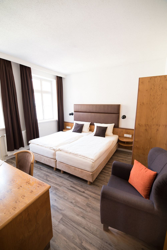 Bedroom 2, Altstadthotel und Restaurant Piazza, Ansbach