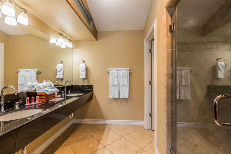 Bathroom 4, Econo Lodge Lake Elsinore Casino, Riverside