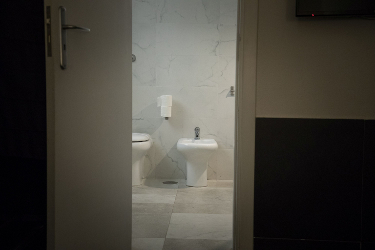 Bathroom 5, Ideal City Walk, Napoli