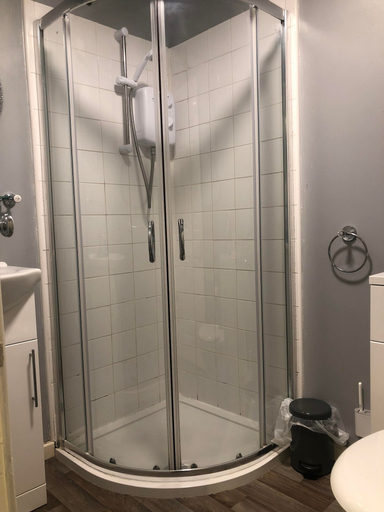Bathroom 3, Baxter Holiday Apartments, Blackpool