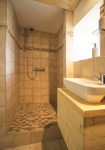 Bathroom 5, Apartments & Pension Wolkentor, Halle (Saale)