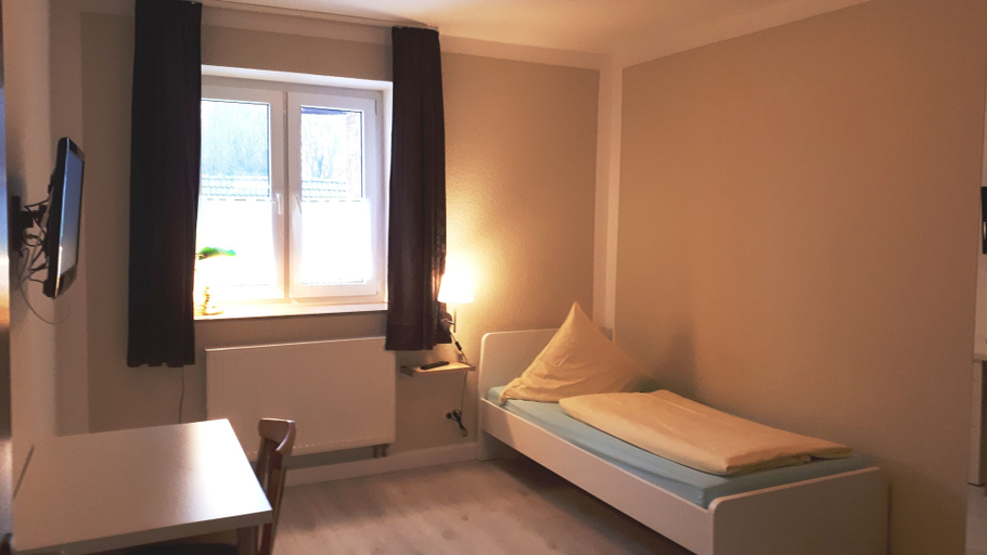 Bedroom 2, Hotel & Restaurant Haus Niederrhein, Wesel