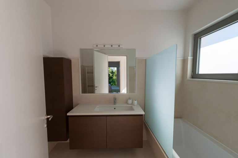 Bathroom 4, Villa Gonia, Crete