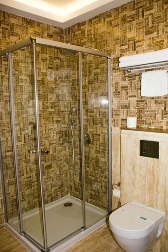 Bathroom 5, Grand Hotel Gulsoy, Fatih