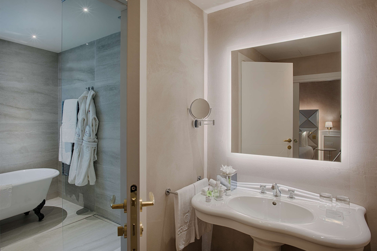 Bathroom 5, NH Collection Palazzo Verona, Verona