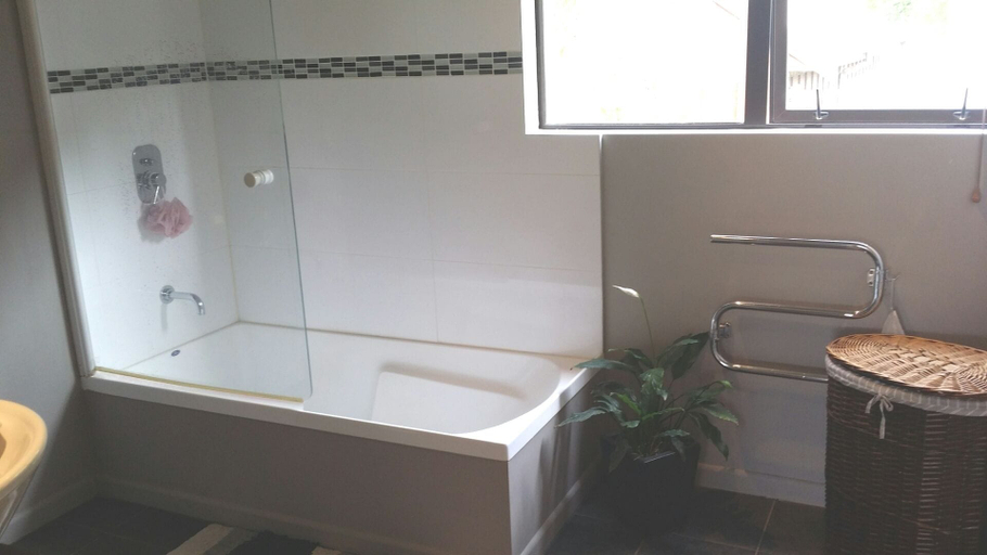 Bathroom, Rachel's House, Queenstown-Lakes