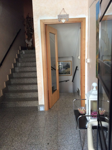 Others, Albergo Italia, Potenza