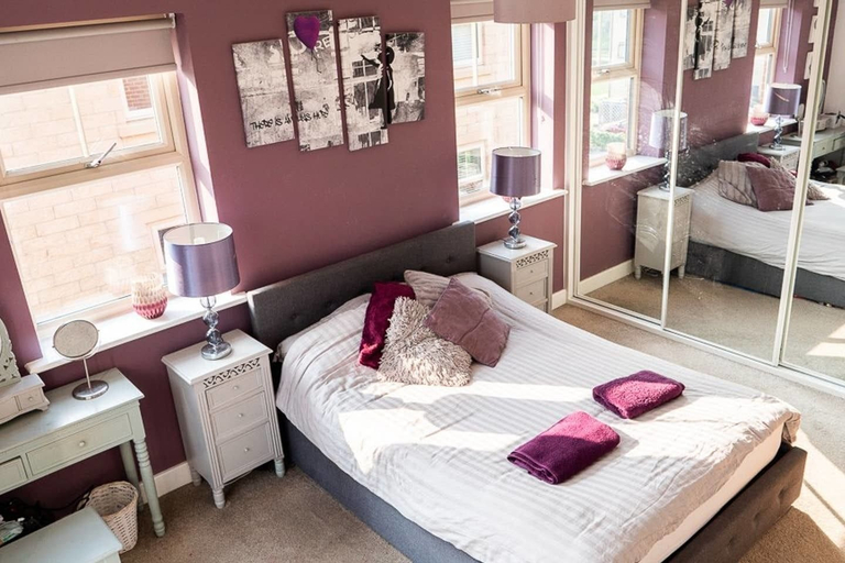 Bedroom 2, Modern Canalside City Townhouse - Parking & Garden, Leeds