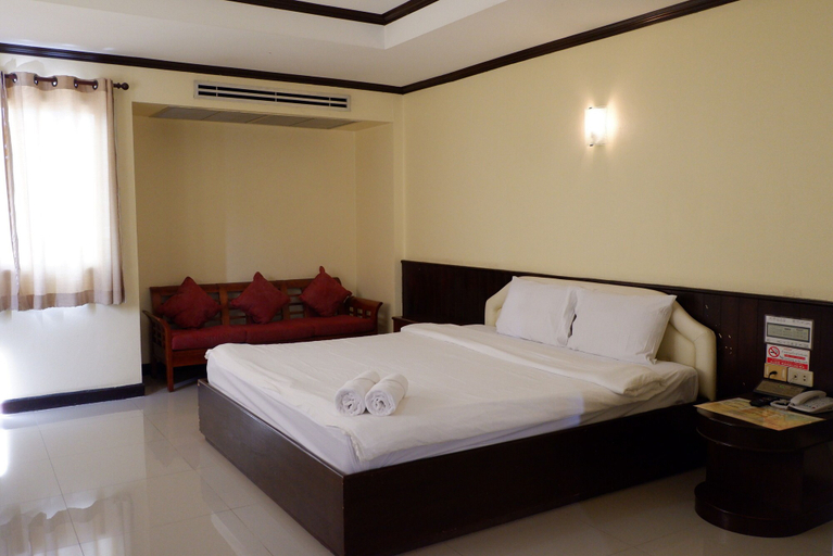 Bedroom 3, Auychai Grand Hotel, Lang Suan