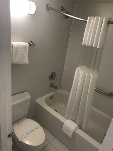 Bathroom 3, Olde Towne Inn Manassas , Manassas