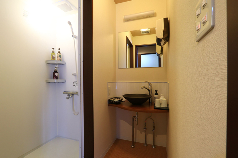 Bathroom 4, Masuya Ryokan, Izumo