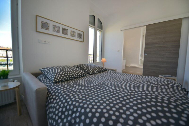 Bedroom 2, Appartment Les Suites Du Parc, Doubs