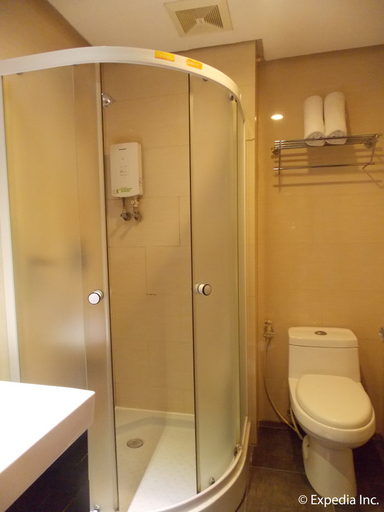 Bathroom 4, M Citi Suites, Cebu City