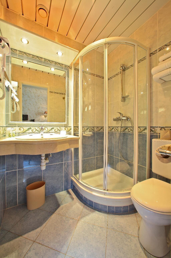 Bathroom 4, Best Western Beausejour, Hautes-Pyrénées