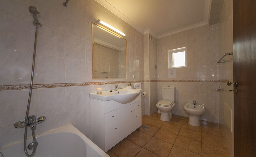Bathroom, B45 - Main Avenue 2 Bed Apartment, Lagos